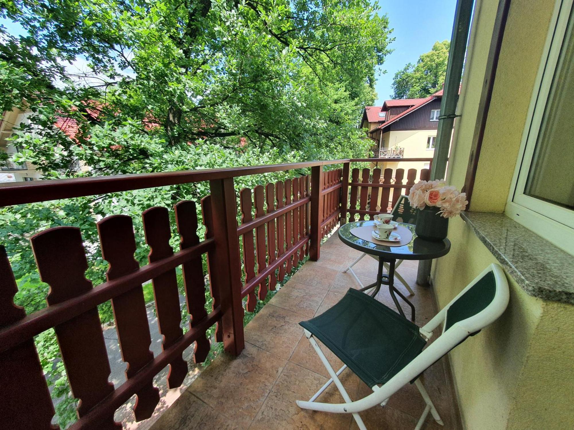 Apartamenty Sun&Fun Rezydencja Pod Debami Nad Lomnica 1B I 2B- Blisko Centrum I Sklepow W Otoczeniu Zieleni Karpacz Δωμάτιο φωτογραφία